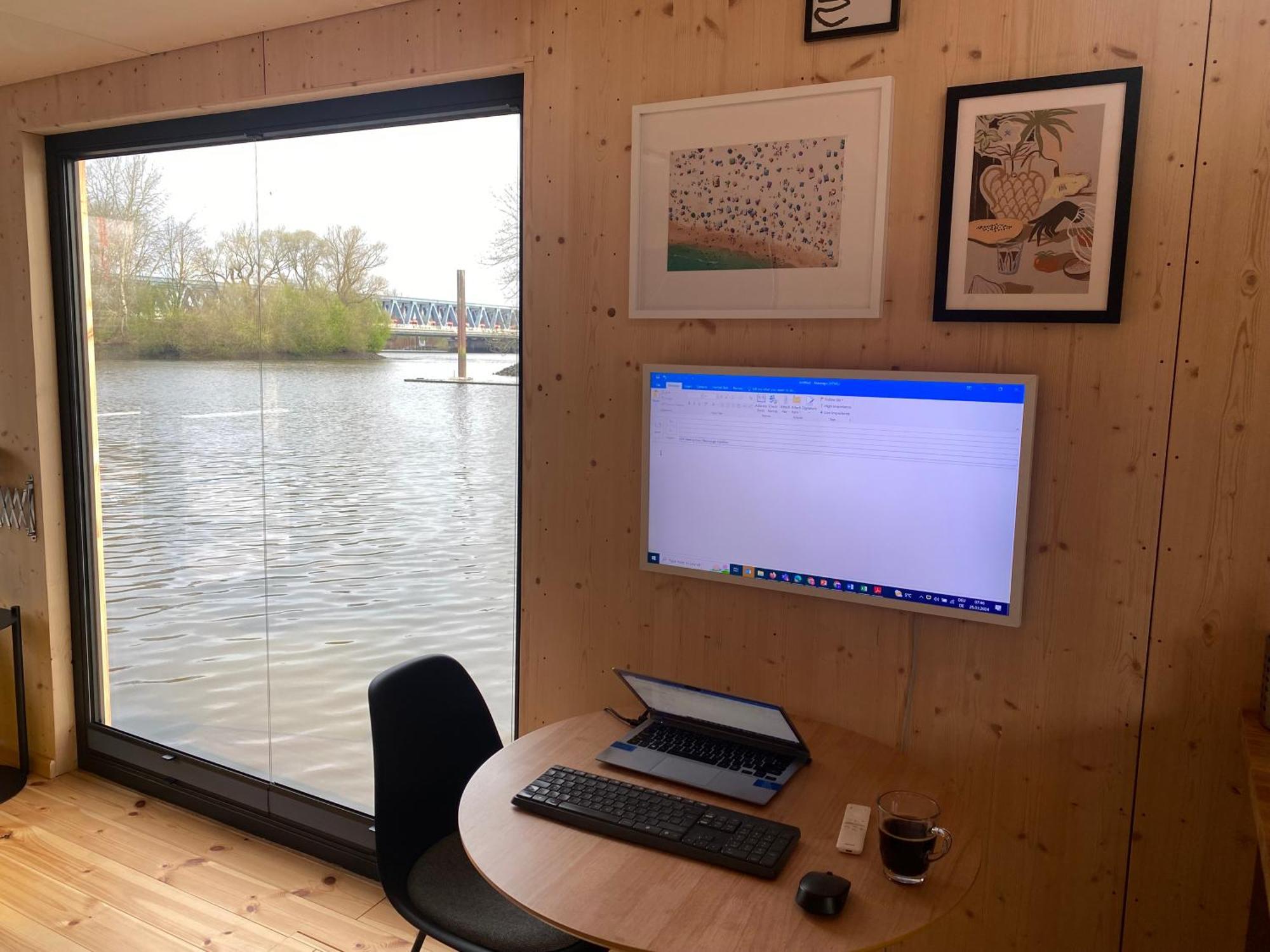 Hausboot Off Im Diamantgraben An Der Elbe Hotel Хамбург Екстериор снимка
