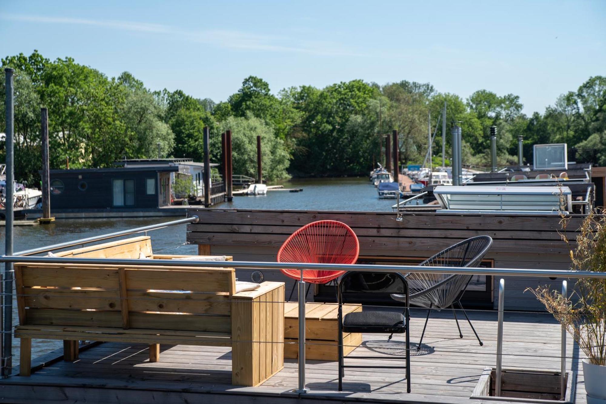 Hausboot Off Im Diamantgraben An Der Elbe Hotel Хамбург Екстериор снимка